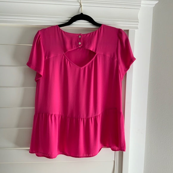 Pink blouse - Picture 2 of 4